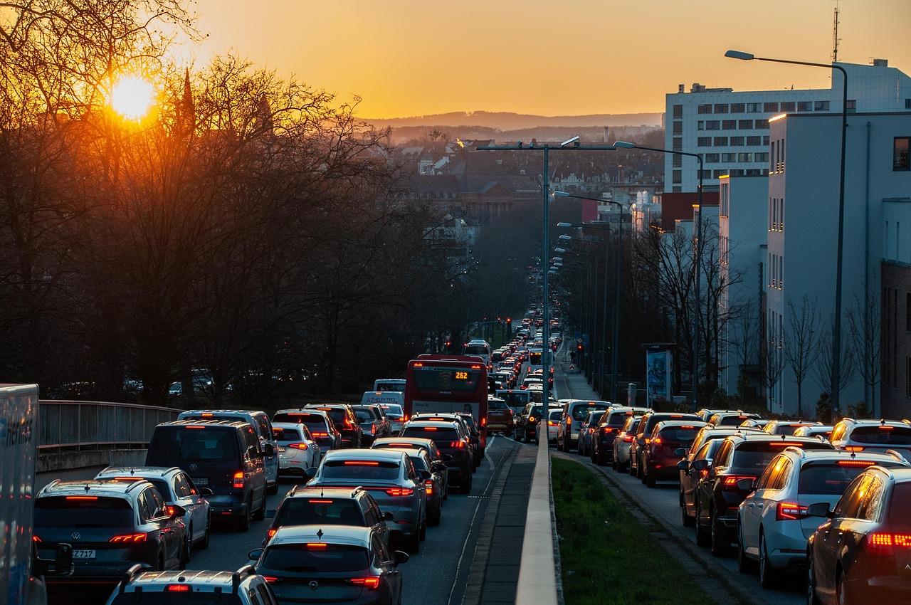 Verkeersstrafrecht: wat iedere weggebruiker moet weten over rechten, plichten en gevolgen